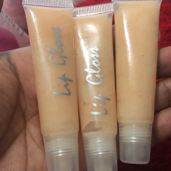 Lips gloss and lashes - Picture 9 of 16